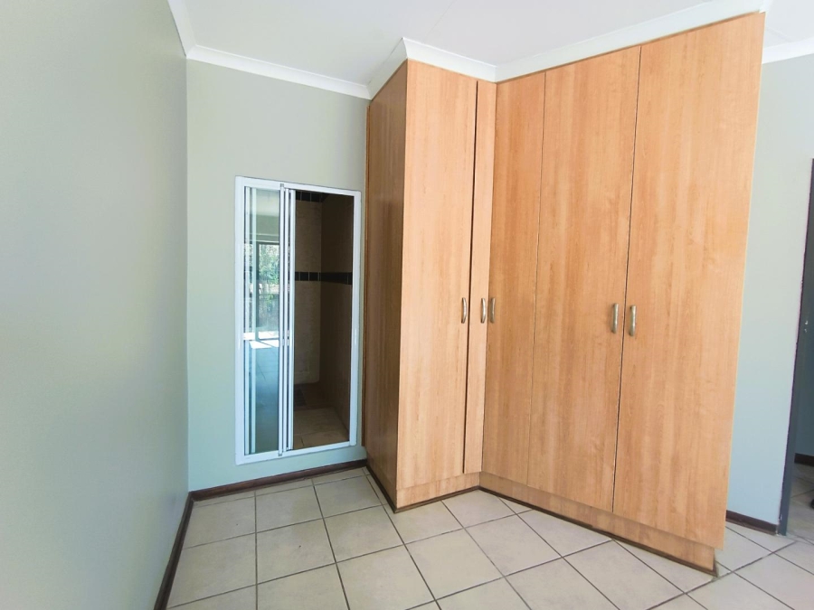 4 Bedroom Property for Sale in Langenhovenpark Free State